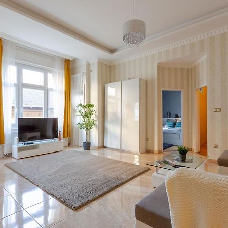 Luxury Downtown Home By Anna Budapest Ngoại thất bức ảnh